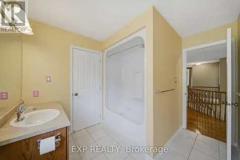 49 Pondhollow Way Ottawa ON K2J 5E4