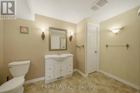 49 Pondhollow Way Ottawa ON K2J 5E4