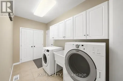 49 Pondhollow Way Ottawa ON K2J 5E4