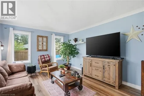 27 Blossom Avenue Brantford ON L3T 5L9