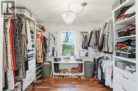 27 Blossom Avenue Brantford ON L3T 5L9
