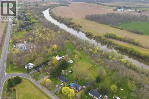27 Blossom Avenue Brantford ON L3T 5L9