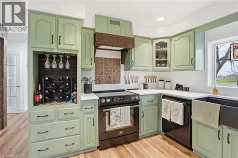 27 Blossom Avenue Brantford ON L3T 5L9