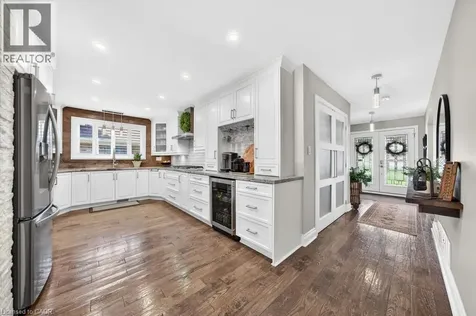 323 Queen Victoria Drive Hamilton ON L8W 1G6