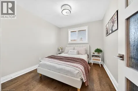 323 Queen Victoria Drive Hamilton ON L8W 1G6