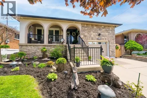 323 Queen Victoria Drive Hamilton ON L8W 1G6