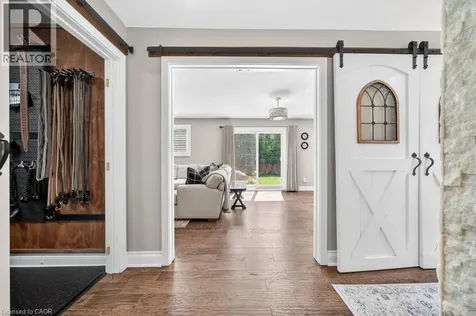 323 Queen Victoria Drive Hamilton ON L8W 1G6