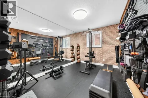323 Queen Victoria Drive Hamilton ON L8W 1G6