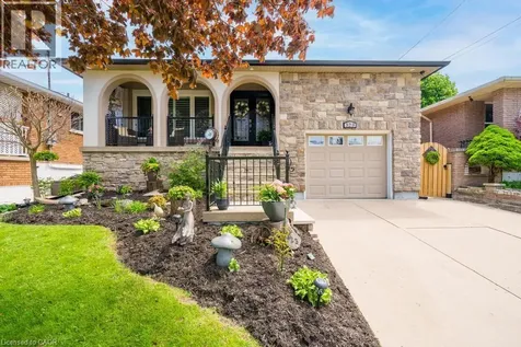 323 Queen Victoria Drive Hamilton ON L8W 1G6