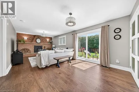 323 Queen Victoria Drive Hamilton ON L8W 1G6