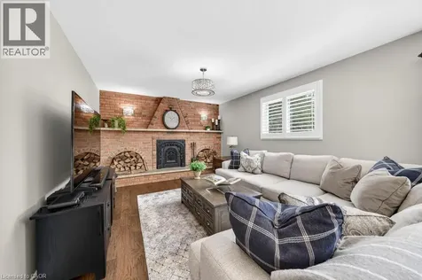 323 Queen Victoria Drive Hamilton ON L8W 1G6