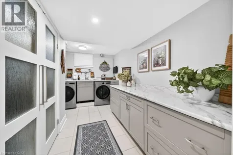 323 Queen Victoria Drive Hamilton ON L8W 1G6