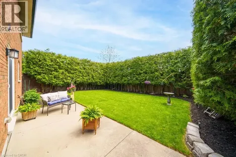 323 Queen Victoria Drive Hamilton ON L8W 1G6