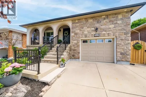 323 Queen Victoria Drive Hamilton ON L8W 1G6