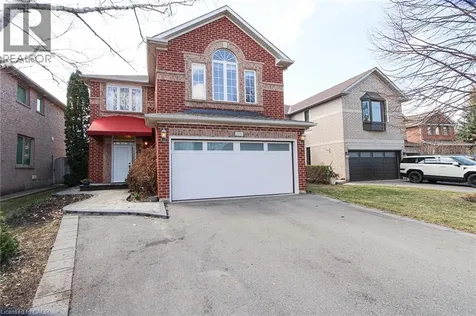 2216 Norfolk Drive Oakville ON L6H 6H4