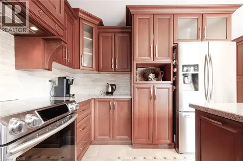 2216 Norfolk Drive Oakville ON L6H 6H4