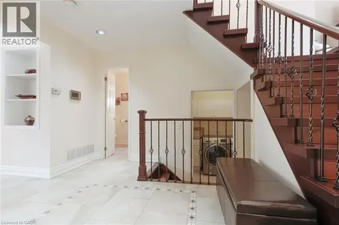 2216 Norfolk Drive Oakville ON L6H 6H4