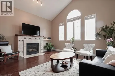 2216 Norfolk Drive Oakville ON L6H 6H4