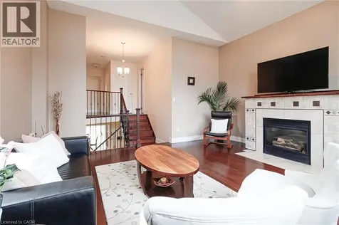 2216 Norfolk Drive Oakville ON L6H 6H4