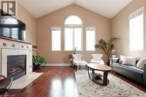 2216 Norfolk Drive Oakville ON L6H 6H4