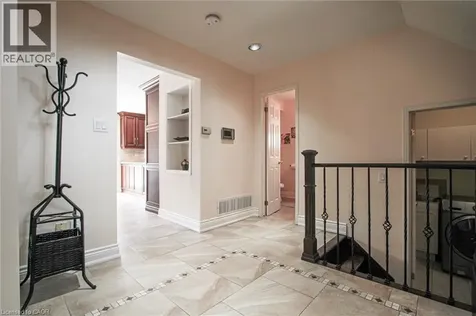 2216 Norfolk Drive Oakville ON L6H 6H4