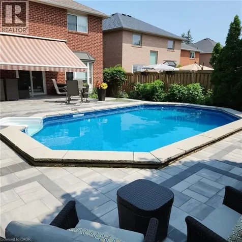 2216 Norfolk Drive Oakville ON L6H 6H4