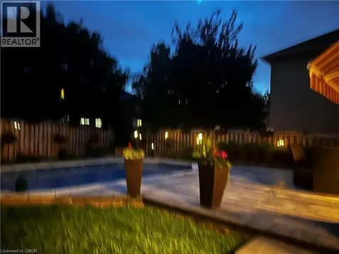 2216 Norfolk Drive Oakville ON L6H 6H4