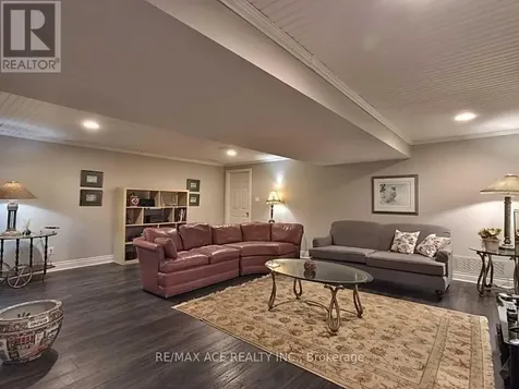 5455 Hoxton Street Pickering ON L1Y 1A3