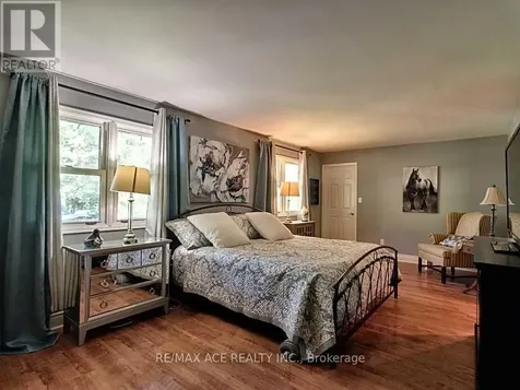 5455 Hoxton Street Pickering ON L1Y 1A3