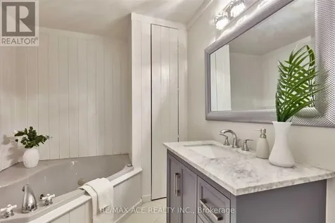 5455 Hoxton Street Pickering ON L1Y 1A3