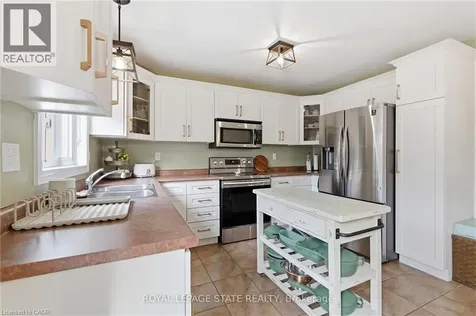 84 Duncairn Crescent Hamilton ON L9C 6G1