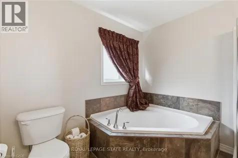 84 Duncairn Crescent Hamilton ON L9C 6G1