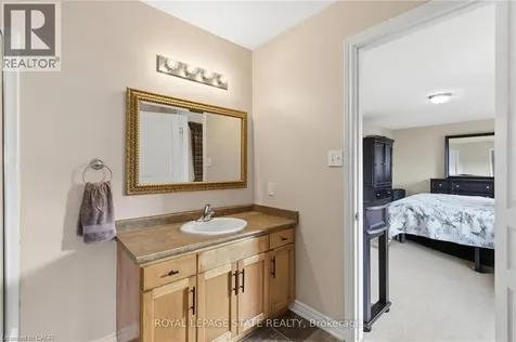 84 Duncairn Crescent Hamilton ON L9C 6G1