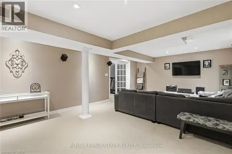 84 Duncairn Crescent Hamilton ON L9C 6G1
