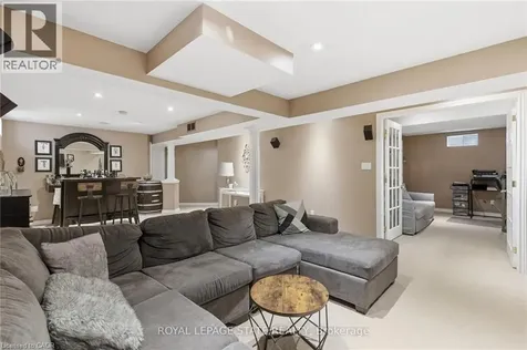 84 Duncairn Crescent Hamilton ON L9C 6G1