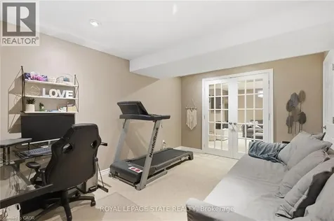 84 Duncairn Crescent Hamilton ON L9C 6G1