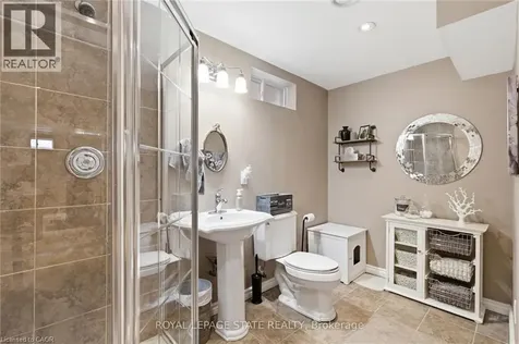 84 Duncairn Crescent Hamilton ON L9C 6G1