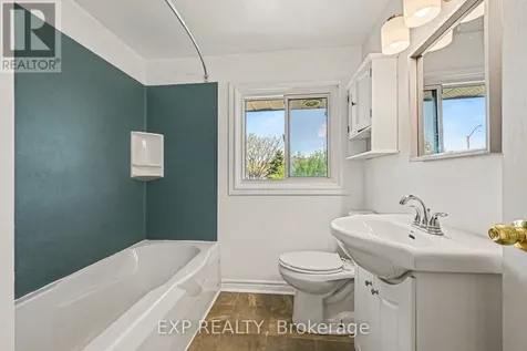 1214 Clyde Avenue Ottawa ON K2C 1Y4