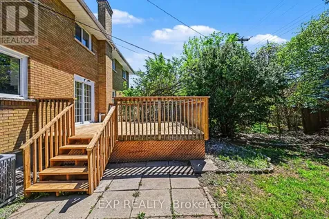 1214 Clyde Avenue Ottawa ON K2C 1Y4