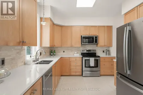 98 Yoho Drive Ottawa ON K2M 2V3
