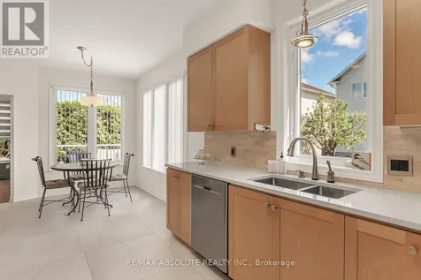 98 Yoho Drive Ottawa ON K2M 2V3