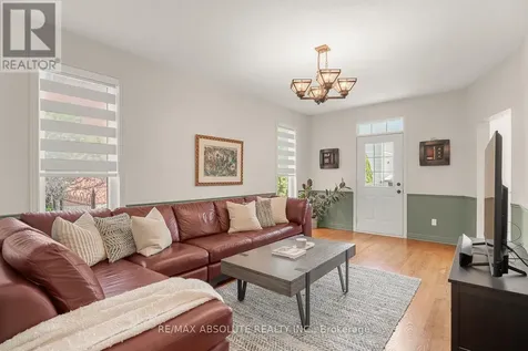98 Yoho Drive Ottawa ON K2M 2V3
