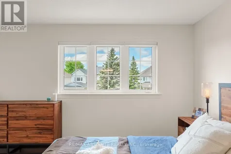 98 Yoho Drive Ottawa ON K2M 2V3