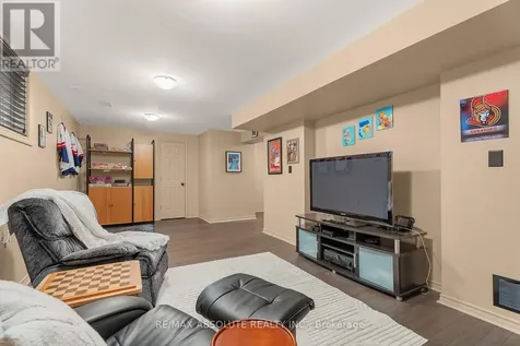 98 Yoho Drive Ottawa ON K2M 2V3
