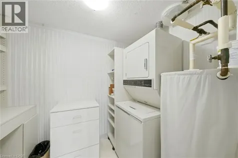 416 Limeridge Road East Hamilton ON L9A 2S7