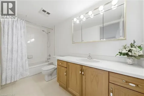 416 Limeridge Road East Hamilton ON L9A 2S7