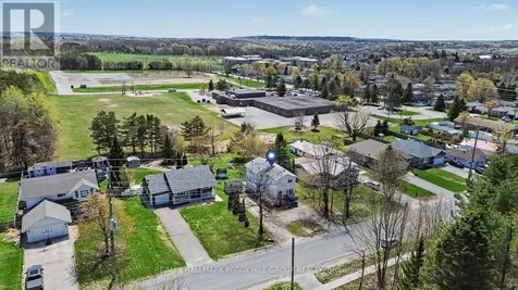 126 Robert Street East Penetanguishene ON L9M 1J2
