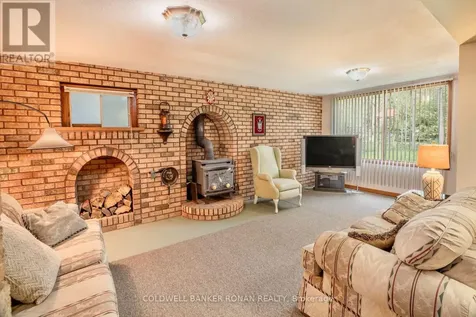 24 Pine Forest Drive Tiny ON L0L 2T0