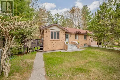 24 Pine Forest Drive Tiny ON L0L 2T0