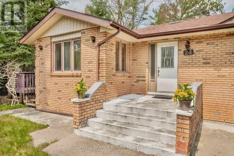 24 Pine Forest Drive Tiny ON L0L 2T0